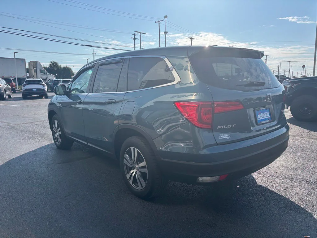 Used 2017  Honda EX-L image 7