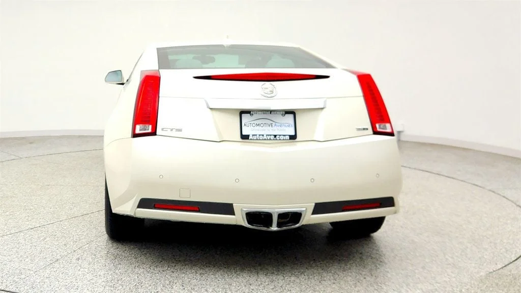 Used 2014 White Diamond Tricoat Cadillac 2dr Coupe RWD image 6