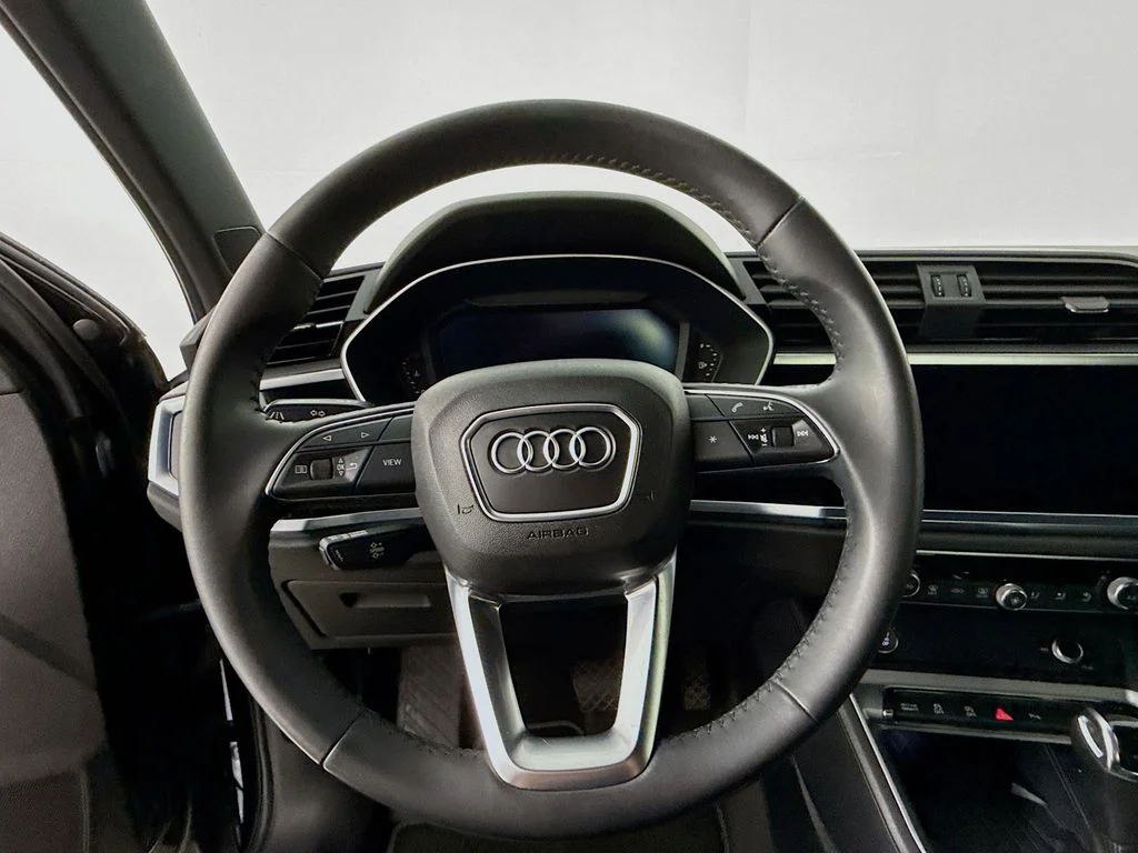 Used 2019 Mythos Black Metallic Audi 2.0T Premium Plus image 12