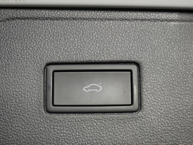 Used 2023 Pure White Volkswagen SE image 16
