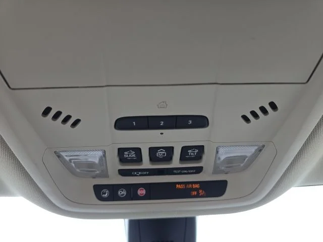 Used 2023 Green Buick Avenir image 45