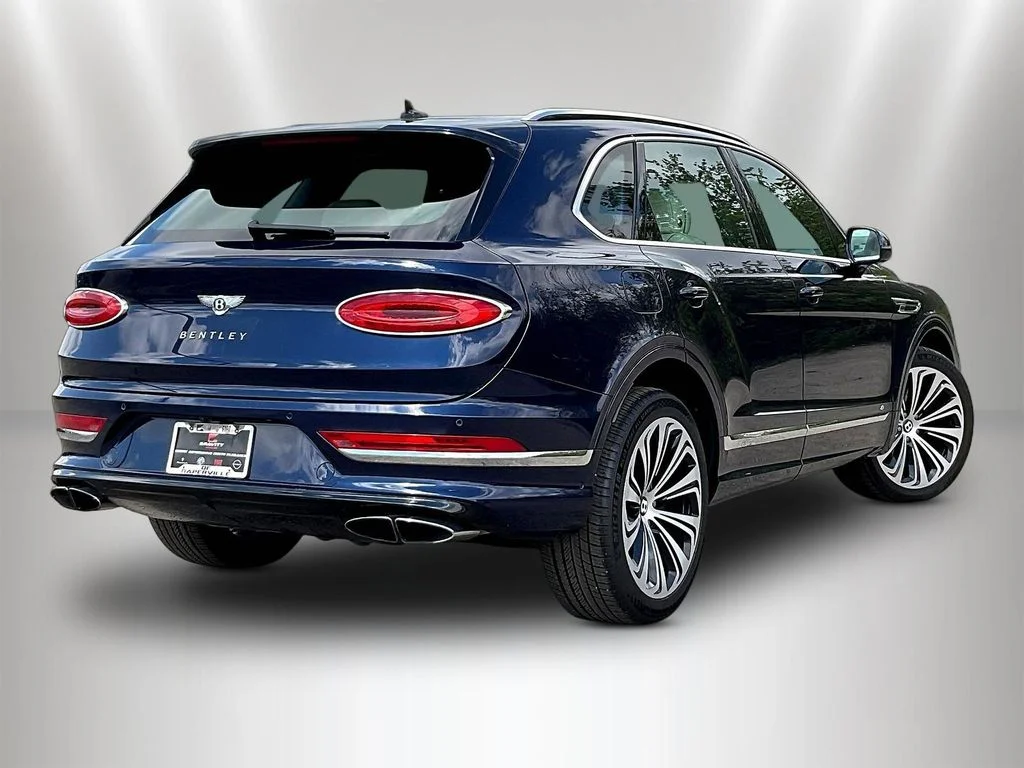 Used 2021  Bentley V8 image 6