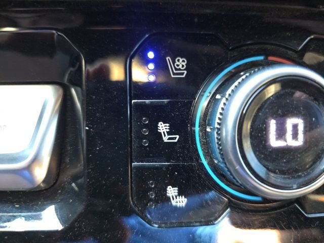 Used 2024 Silver GMC AT4 image 19