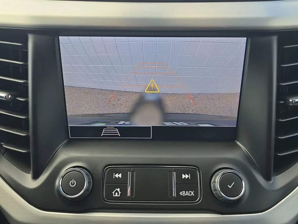 2023 GMC Acadia SLE - Photo 15