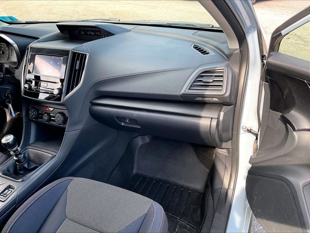 Used 2019 Cool Gray Khaki Subaru 2.0i Premium image 12