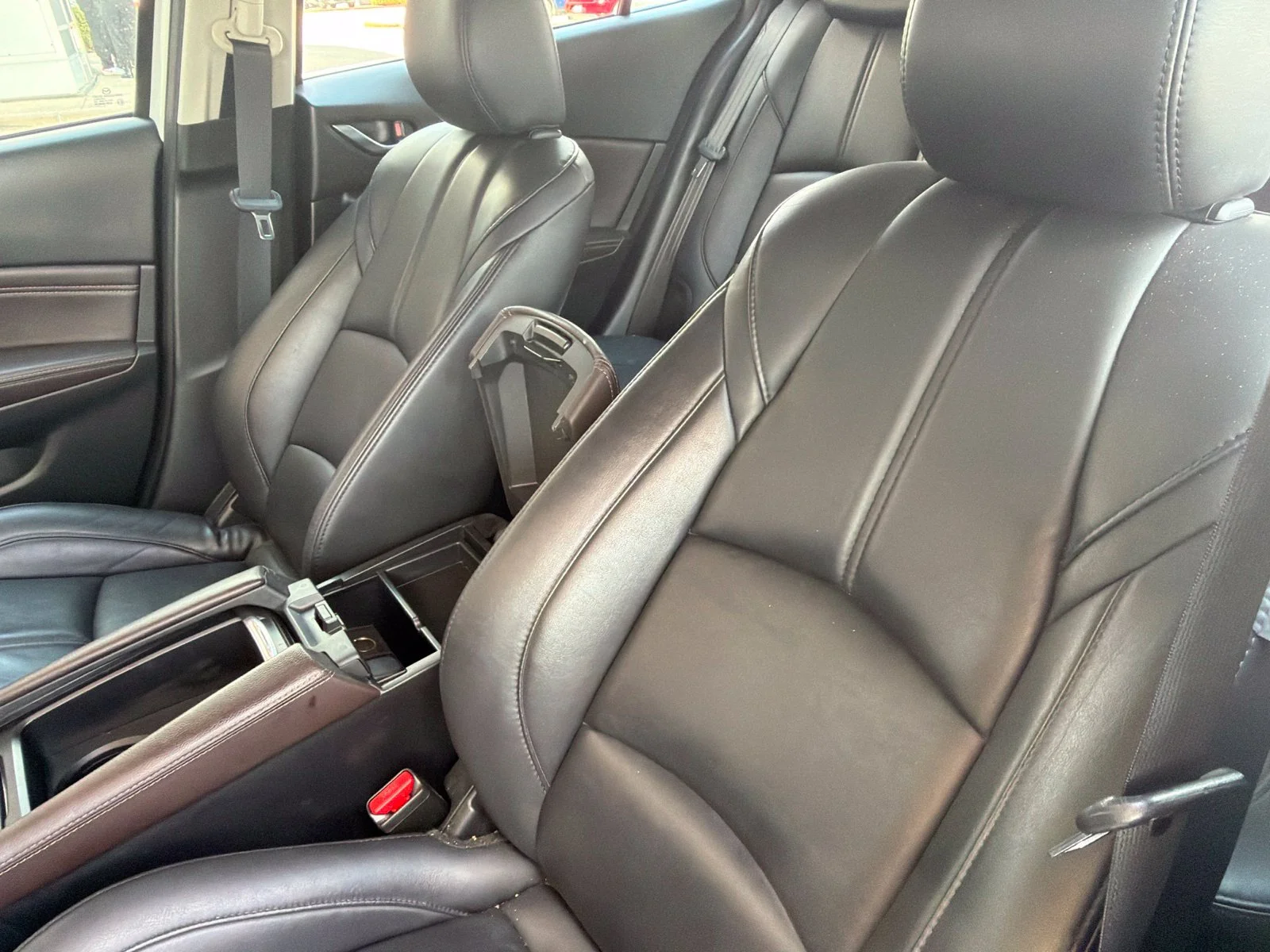 Used 2018 White Mazda Touring image 11