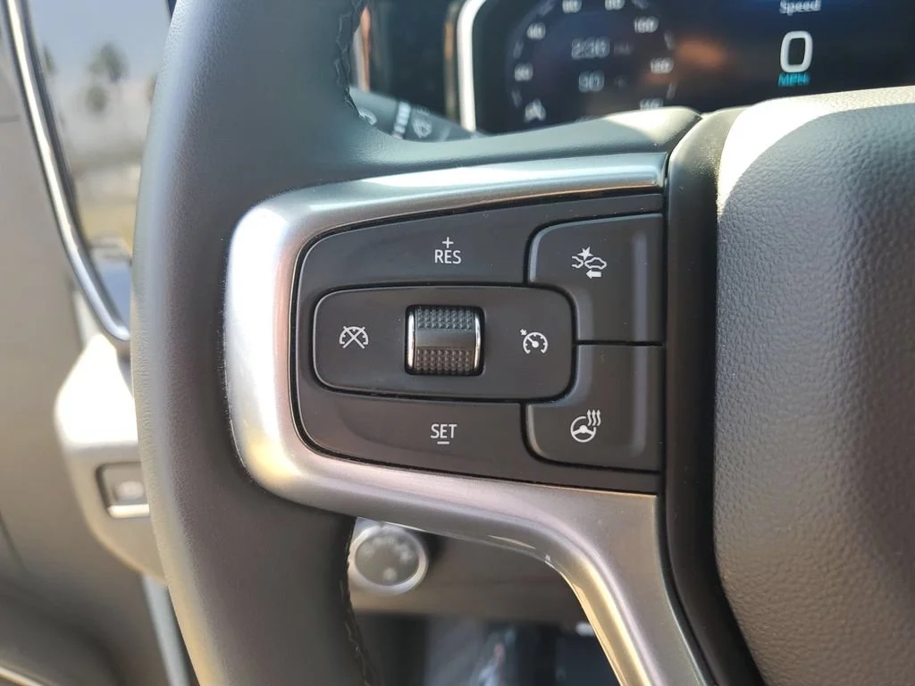 Used 2026 Summit White Chevrolet LT image 29
