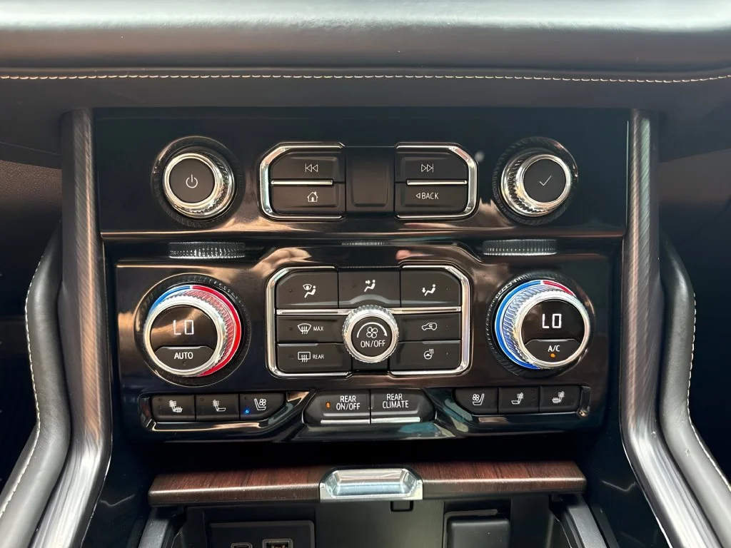 Used 2023 White Frost Tricoat GMC Denali Ultimate image 24
