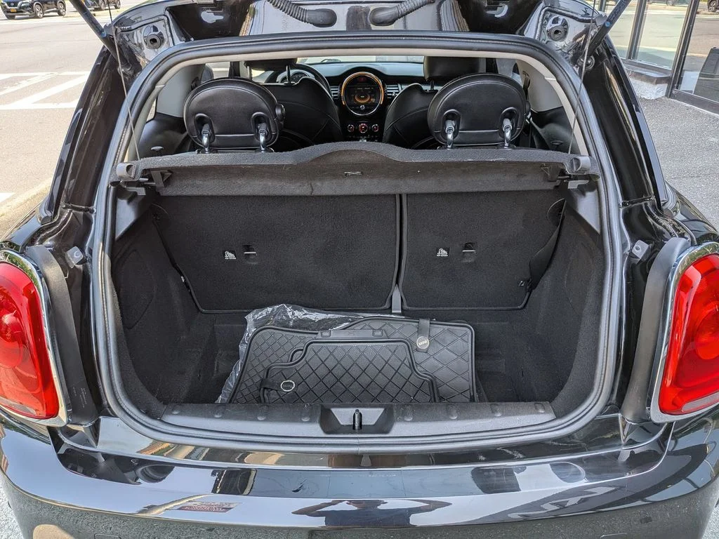 Used 2018 Black MINI Base image 8