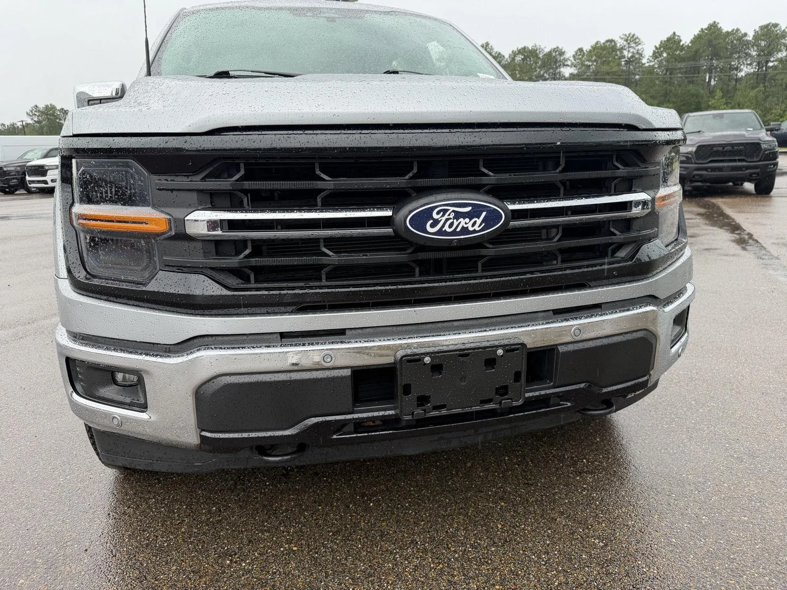 Used 2024 Iconic Silver Ford XLT image 24