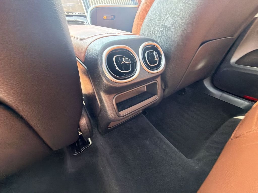 Used 2023  Mercedes-Benz GLC 300 image 23