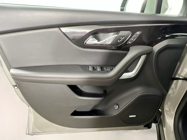 Used 2021 Gray Chevrolet Premier image 34