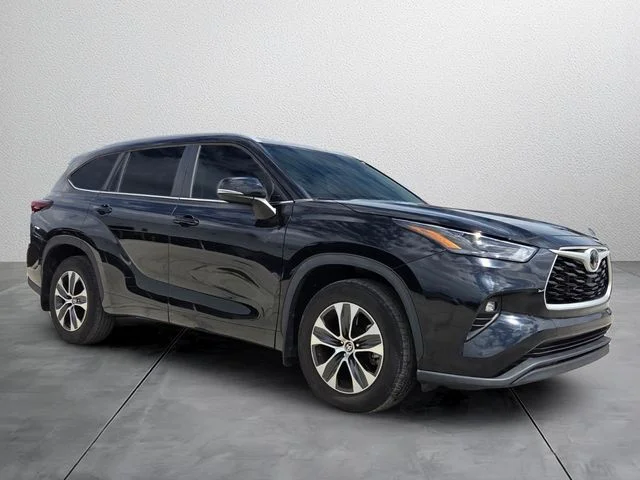 Used 2024 Black Toyota XLE image 6