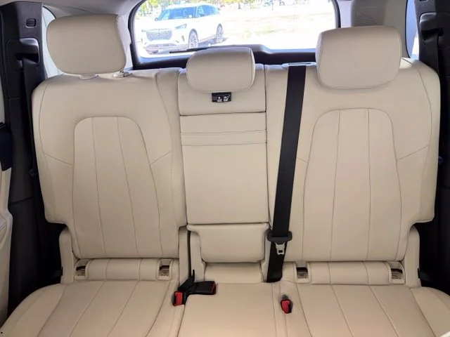 Used 2022  Mercedes-Benz GLB 250 image 15