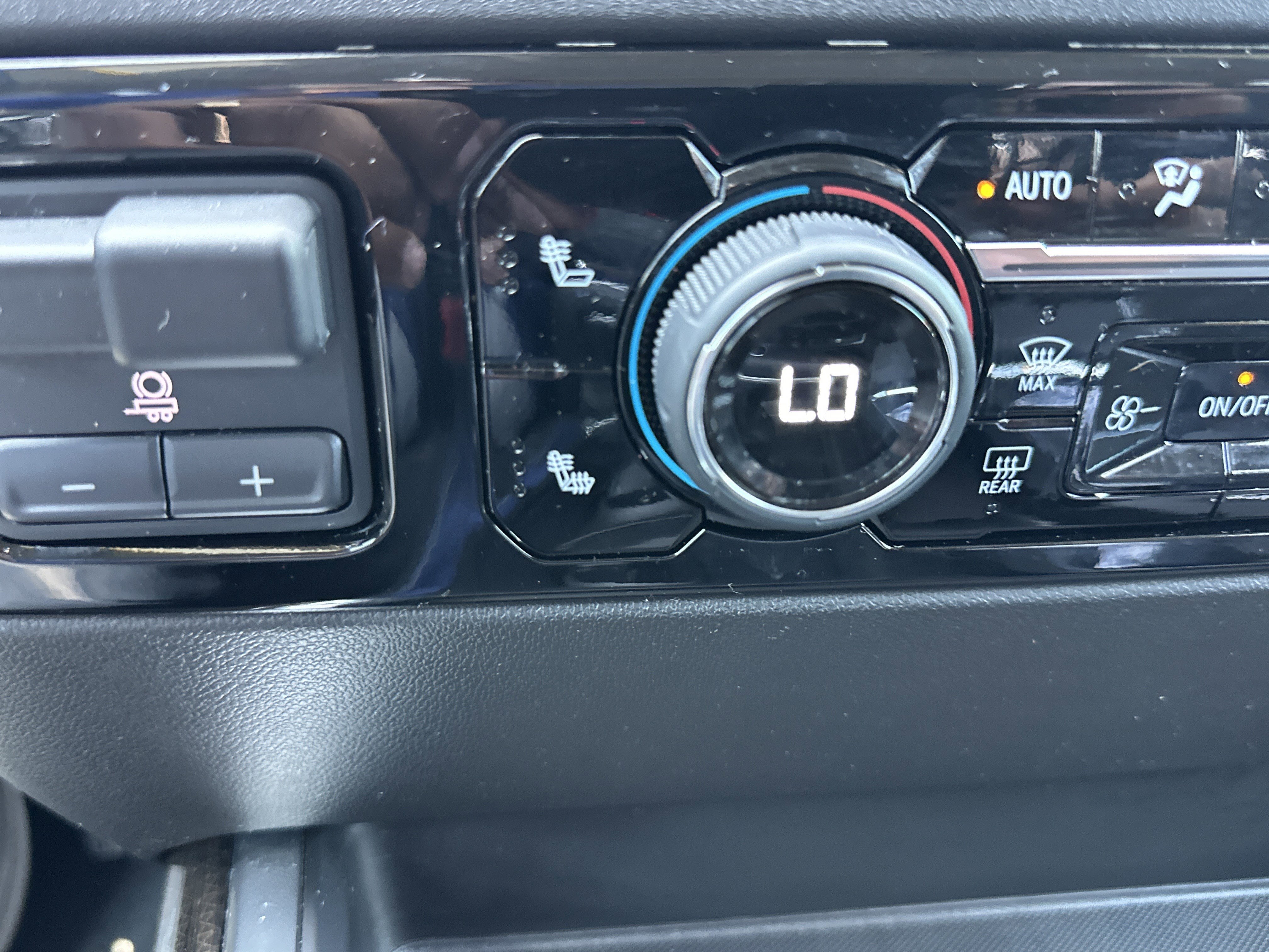 2024 Chevrolet Silverado 1500 RST - Photo 32