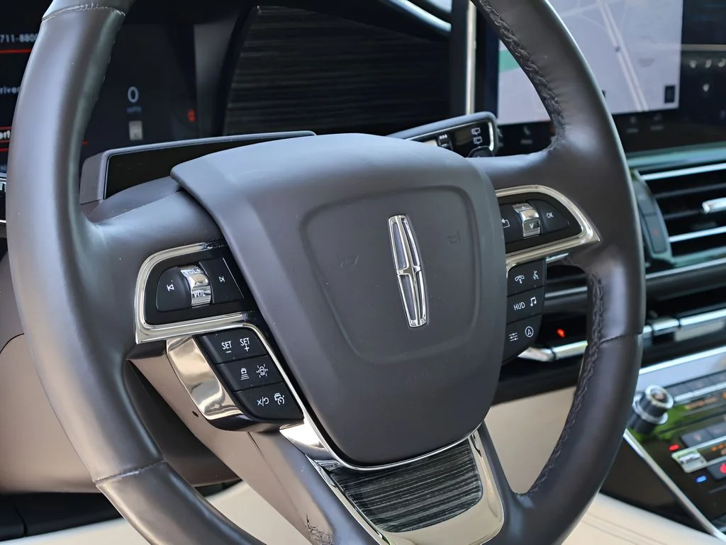 Used 2024 White Metallic Lincoln Black Label image 20