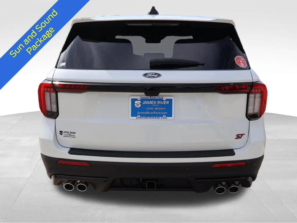 New 2027 Star White Metallic Tri-Coat Ford ST image 4