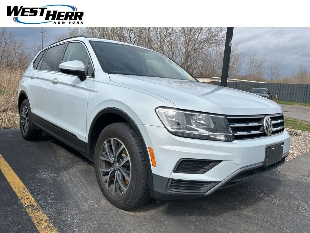 Used 2019  Volkswagen 2.0T SE image 1