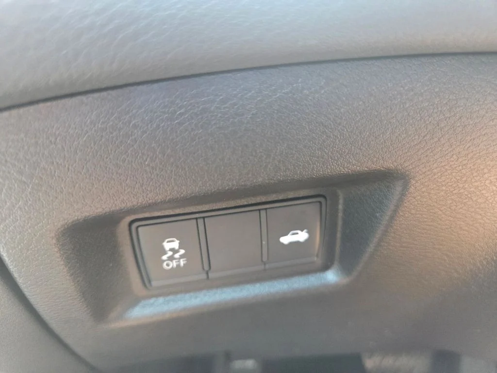 Used 2023 Black INFINITI SENSORY image 12