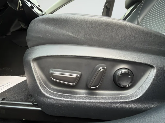 Used 2024  Toyota  image 17