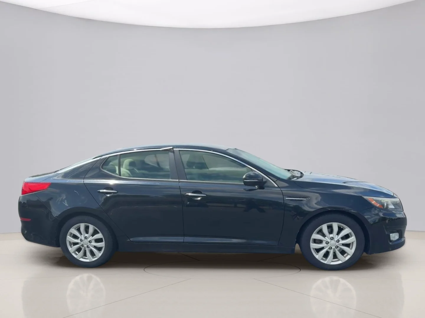 Used 2014 Black Kia LX image 6
