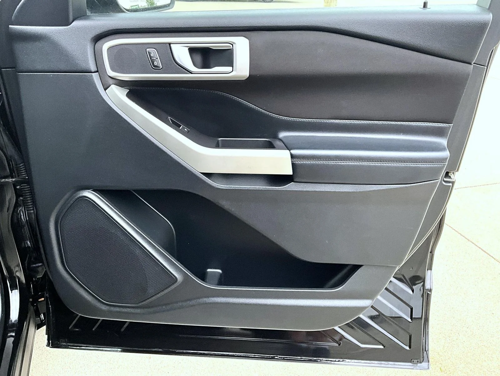 Used 2020 Black Ford XLT image 17