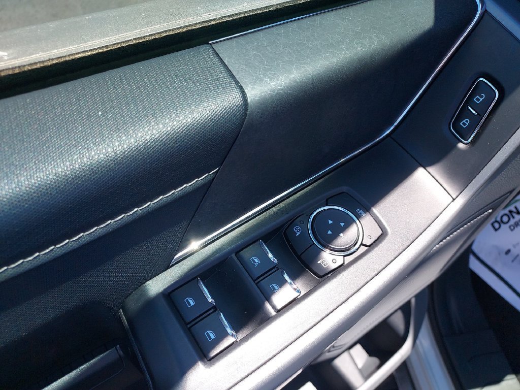 Used 2025 White Ford XLT image 19