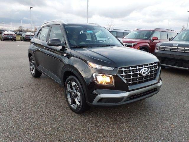 New 2026 Onyx Black Hyundai SEL image 4