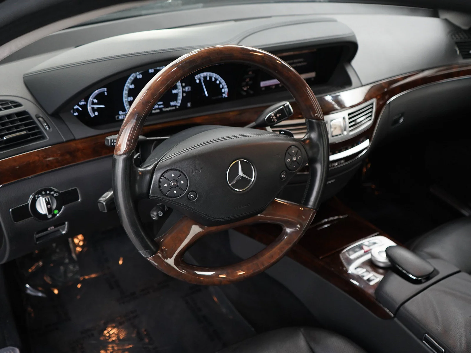Used 2011 Black Mercedes-Benz 4D SEDAN S550 4MATIC® image 20