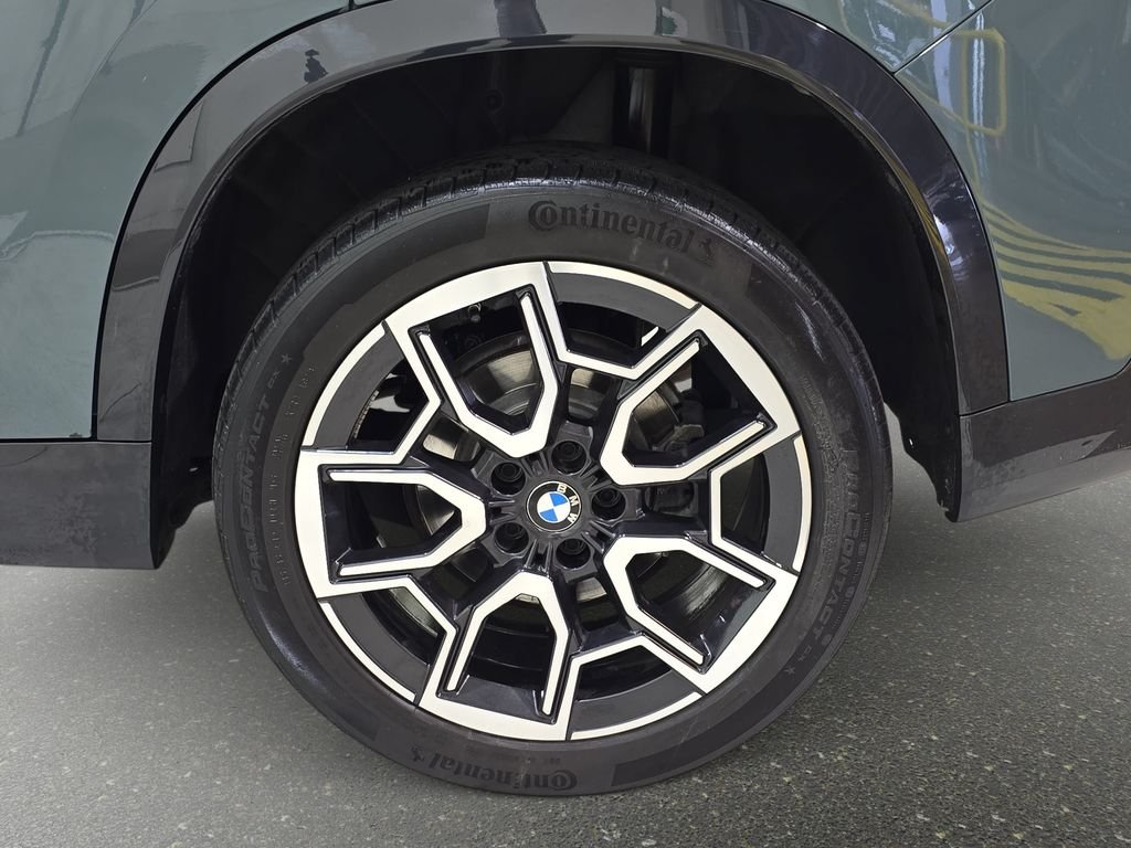 Used 2023 Green BMW xDrive28i image 36