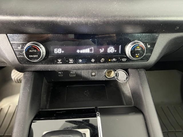 Used 2022 Black Mitsubishi SE image 24