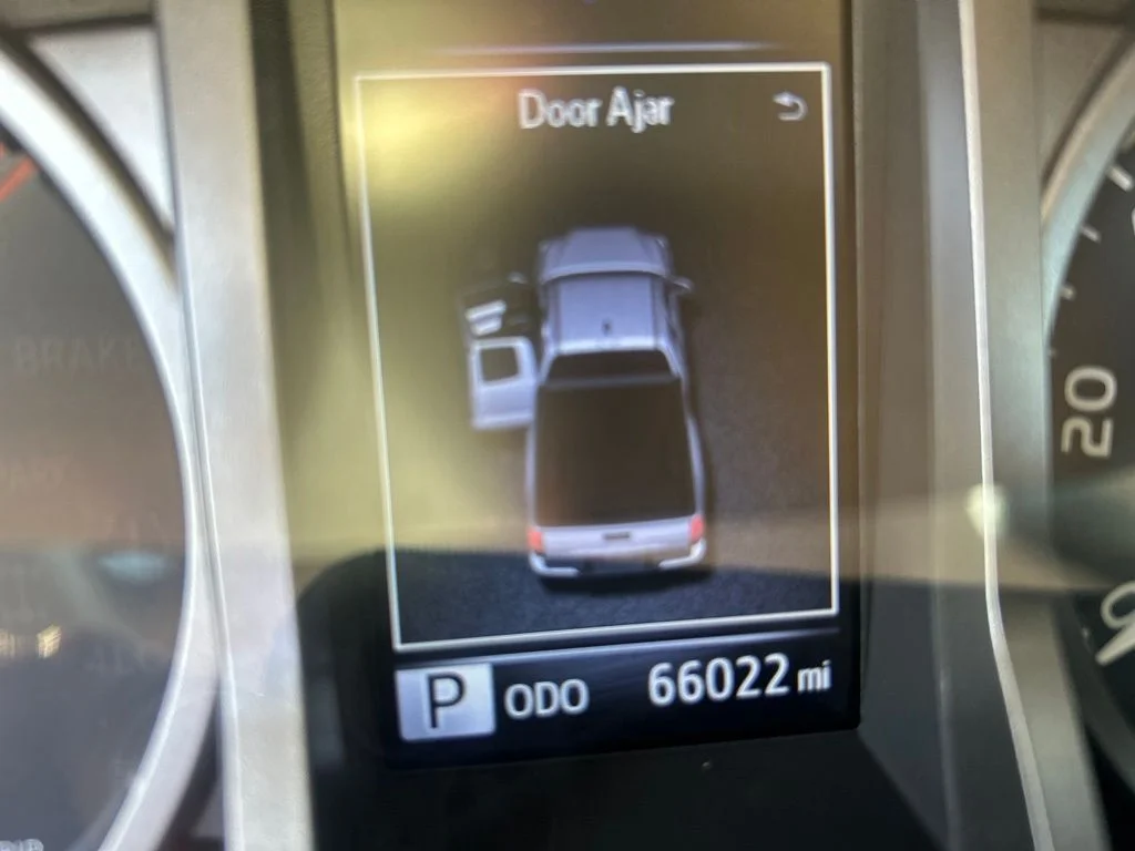 Used 2016 Red Toyota SR5 image 16