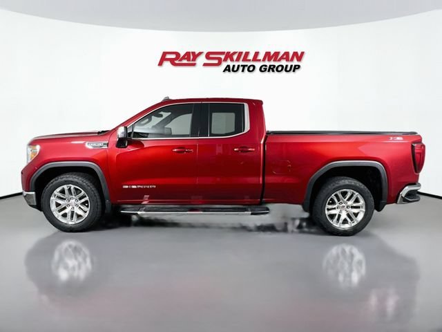 Used 2021 CAYENNE RED TINTCOAT GMC SLE image 4