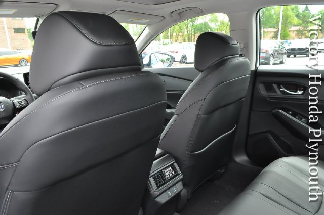 New 2026 Platinum White Pearl Honda Touring image 12