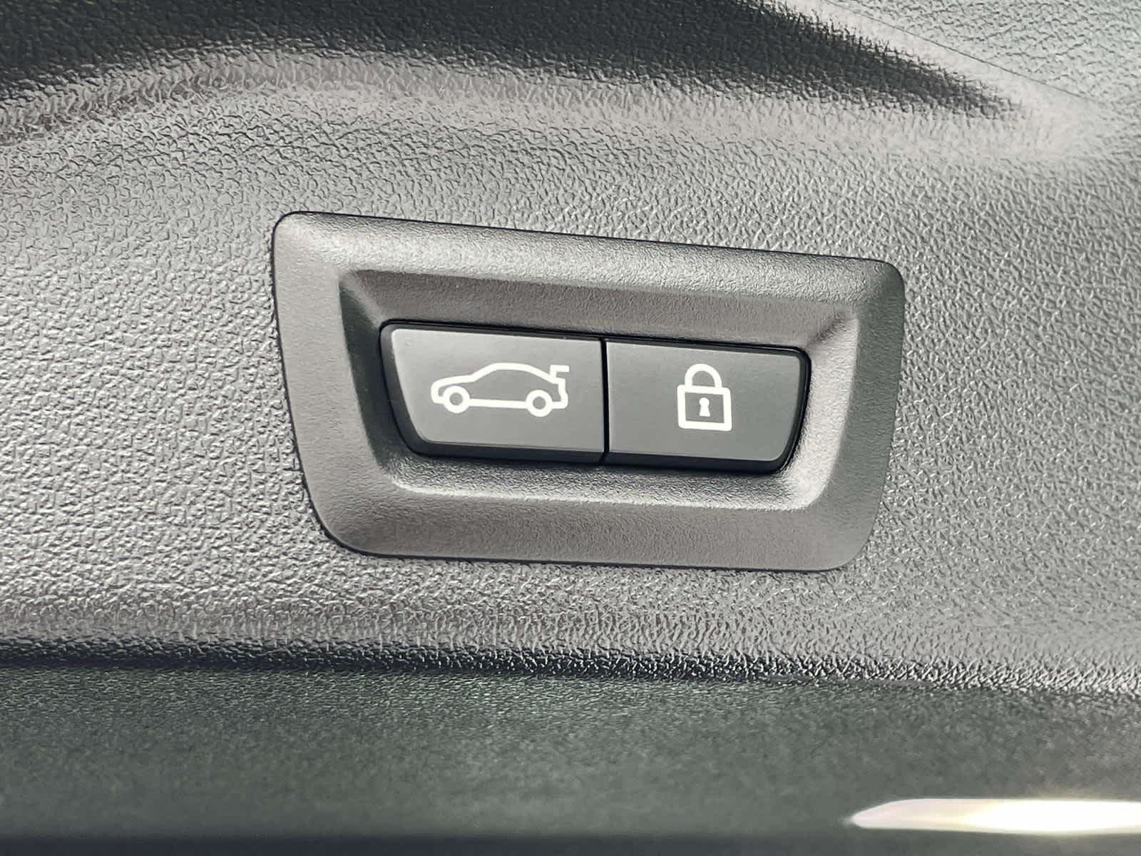 Used 2022 Arctic Grey Metallic BMW M50i image 24