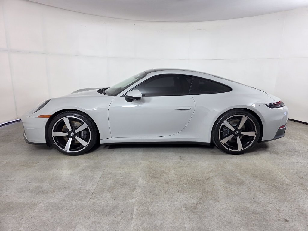 Used 2025  Porsche  image 7