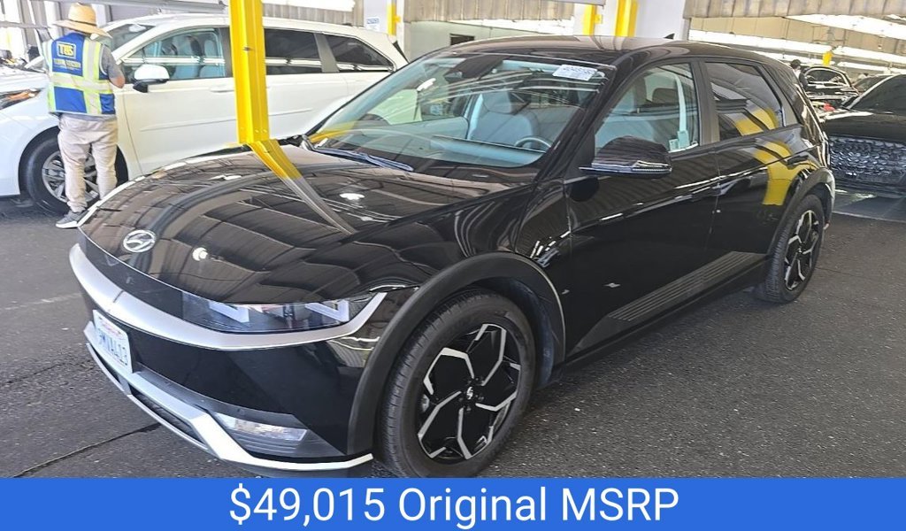 Used 2024 Black Hyundai SEL image 1