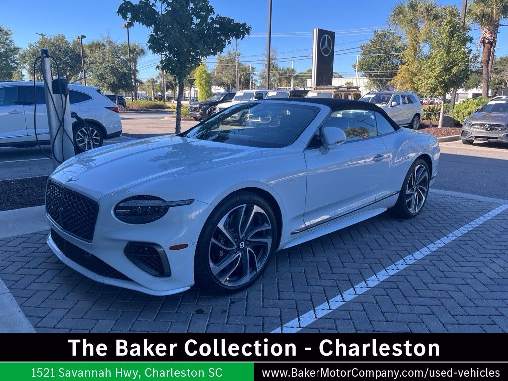 Used 2025  Bentley Speed image 1