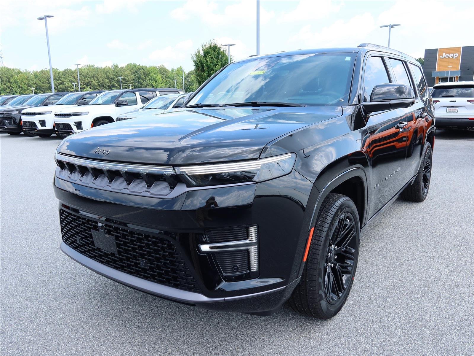 New 2026 High Gloss Black Exterior Paint Jeep Limited Reserve image 3