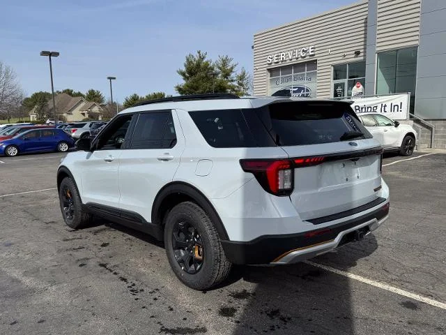 New 2026 Space White Metallic Ford Tremor® image 48