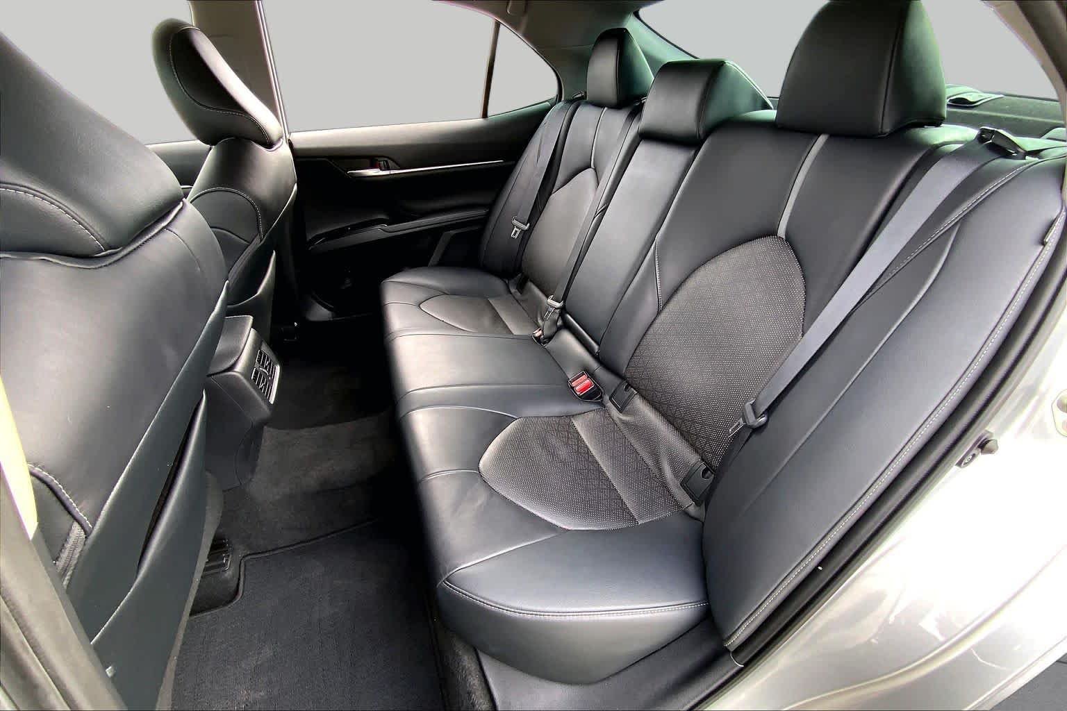 Used 2019 Celestial Silver/Midnight Black Metallic Toyota XSE image 20