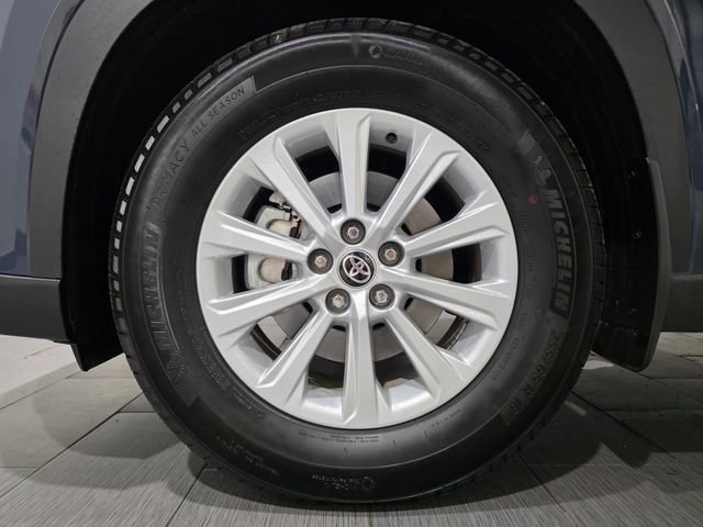 Used 2026 White Toyota XLE image 22