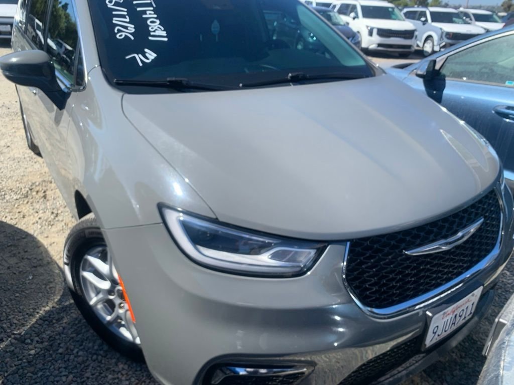 Used 2022 Gray Chrysler Touring L image 4