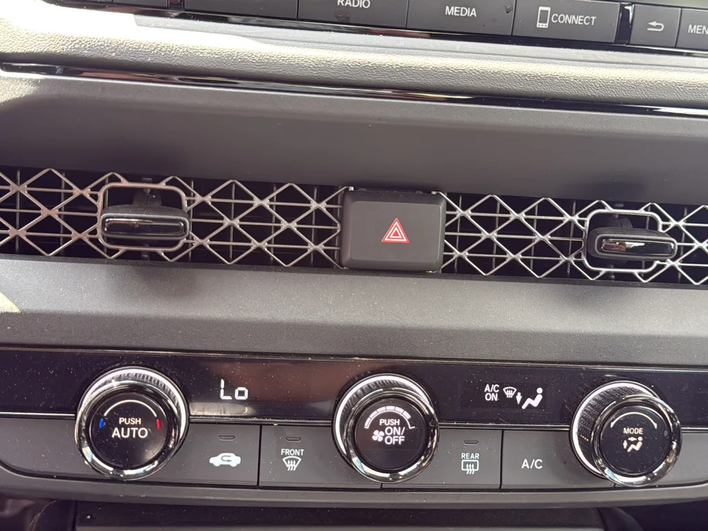 Used 2024  Honda LX image 15
