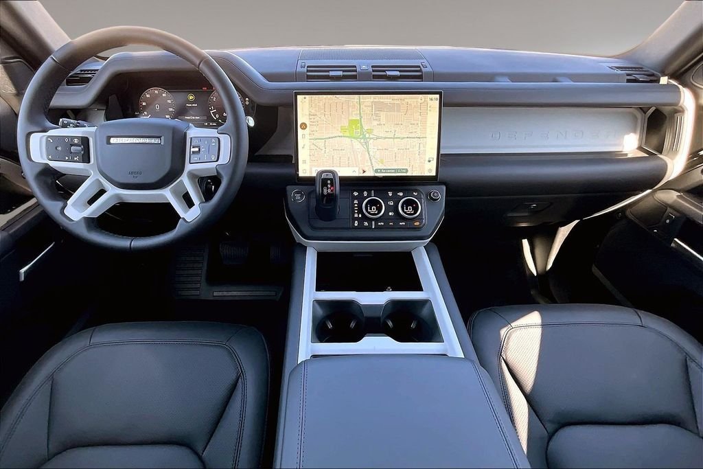 New 2026 SANTORINI BLACK Land Rover S image 5