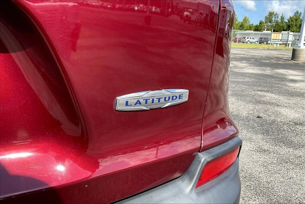 Used 2020 Red Jeep Latitude image 27