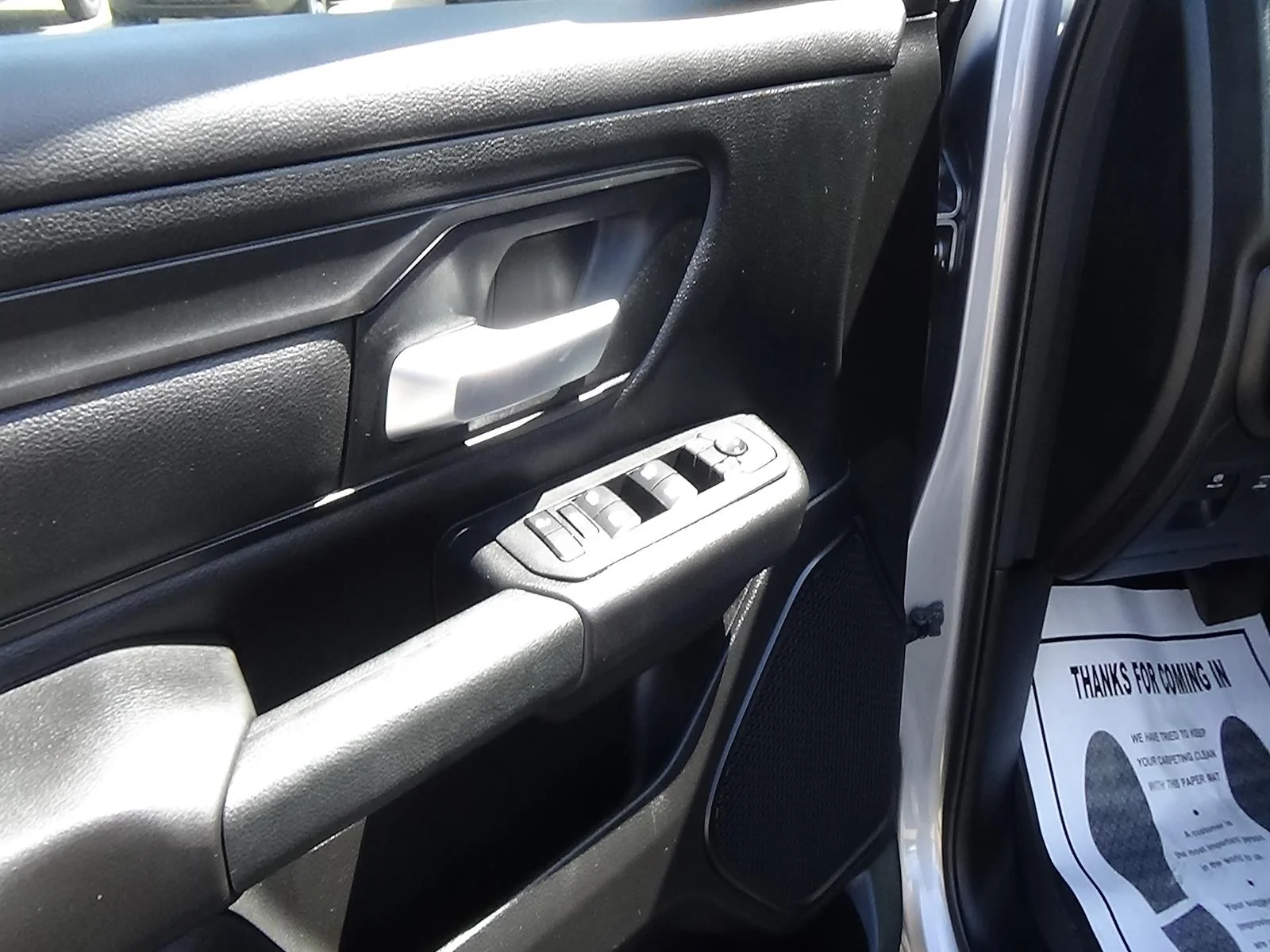 Certified Used 2025 Billet Silver Metallic Clear Coat (psc) RAM Tradesman image 15
