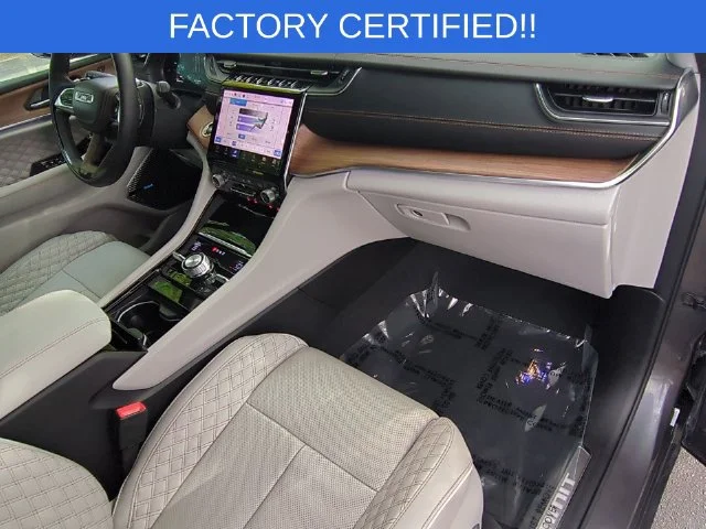 Used 2022 Gray Jeep Summit 4xe image 38