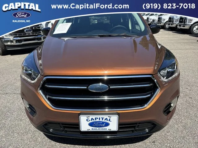 Used 2017 Red Ford SE image 10