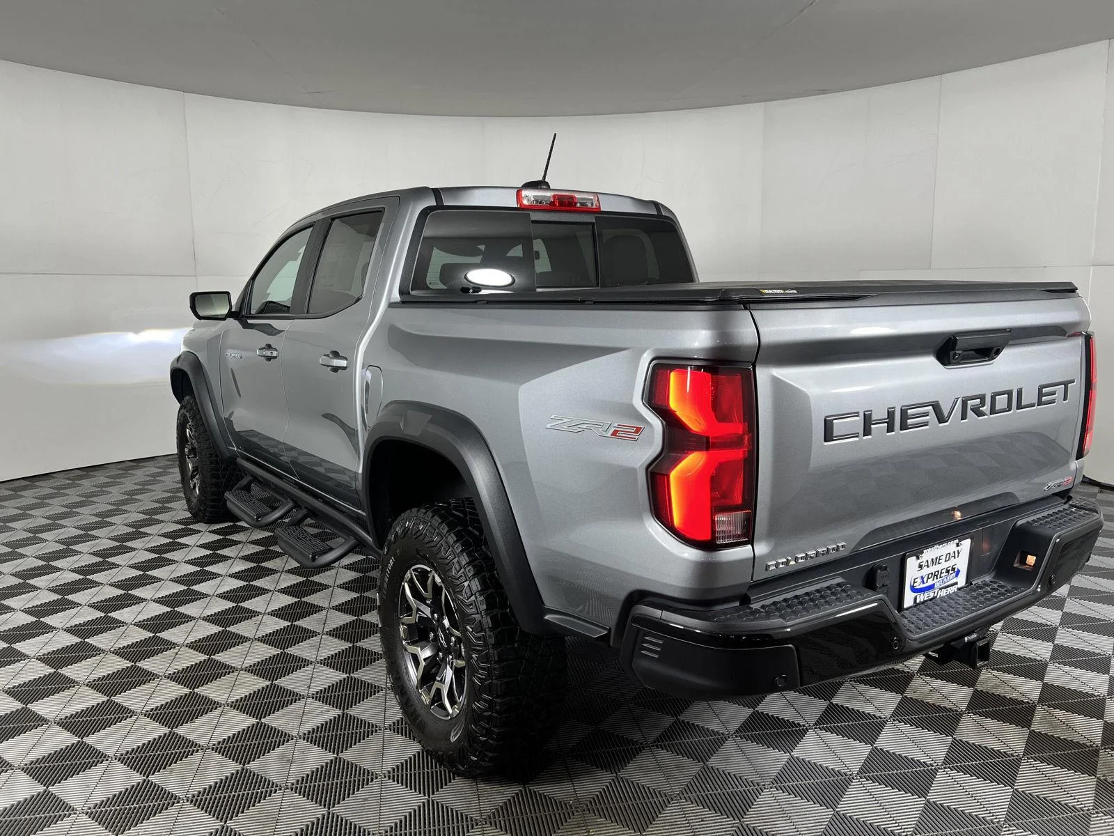 Used 2024 Sterling Gray Metallic Chevrolet ZR2 image 31